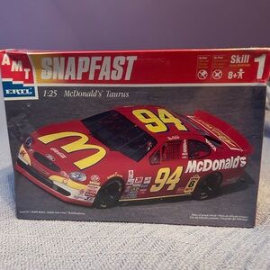 Snap Fest Bill Elliott 1:25 Model Kit